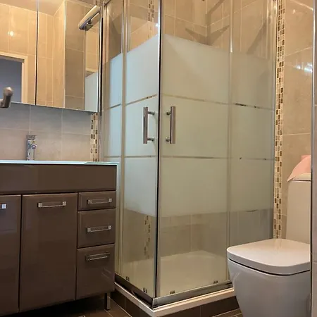 Apartment Chic Studio Paris Courbevoie